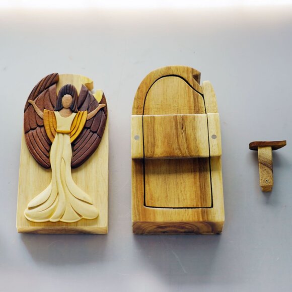 Carver Dan's Puzzle Box - Picture 7 of 9